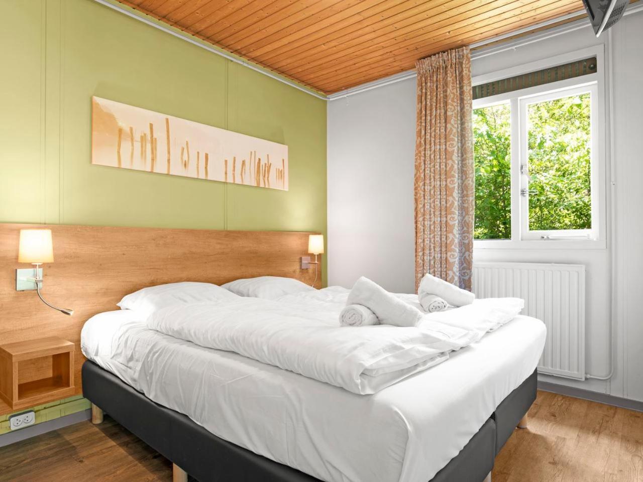 Luxury 4-Person Bungalow In The Holiday Park Landal Twenhaarsveld Holten Pokoj fotografie