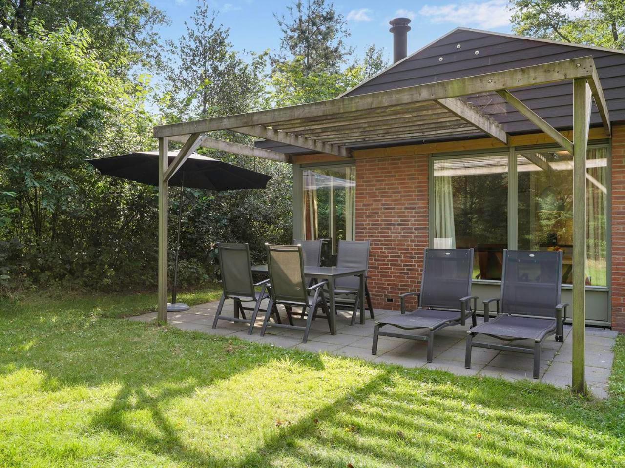Luxury 4-Person Bungalow In The Holiday Park Landal Twenhaarsveld Holten Pokoj fotografie
