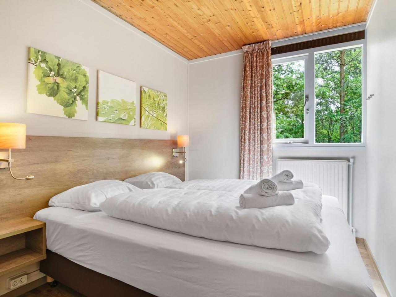 Luxury 4-Person Bungalow In The Holiday Park Landal Twenhaarsveld Holten Pokoj fotografie