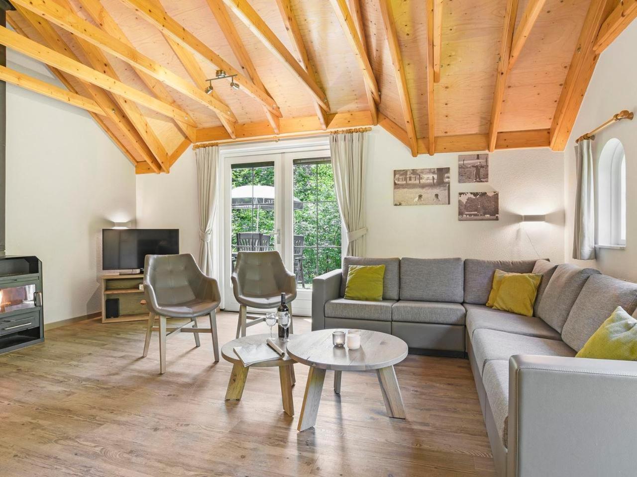 Luxury 4-Person Bungalow In The Holiday Park Landal Twenhaarsveld Holten Pokoj fotografie