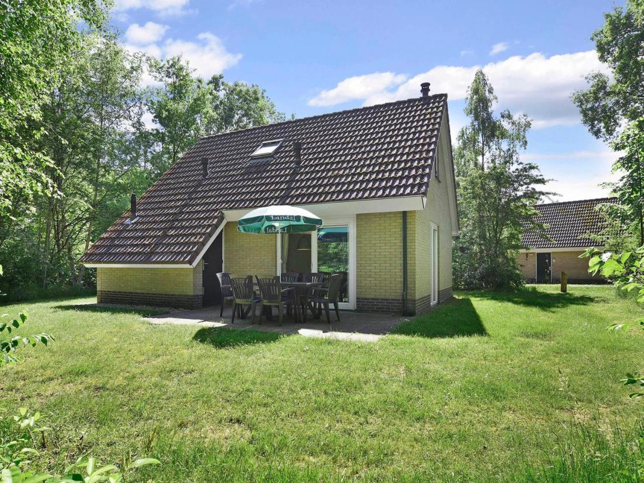 Luxury 4-Person Bungalow In The Holiday Park Landal Twenhaarsveld Holten Pokoj fotografie